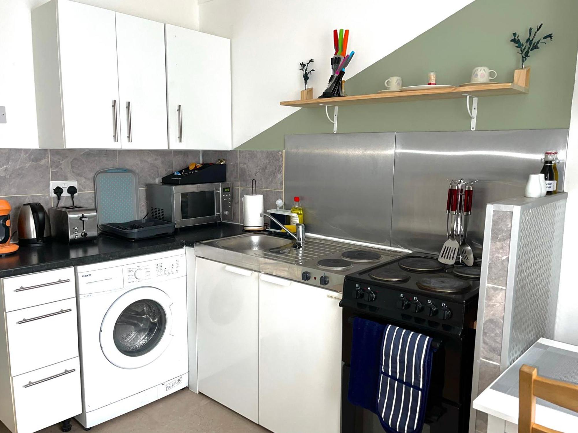Crescent Apartment - Modern 1 Bedroom First Floor Goodmayes Eksteriør billede